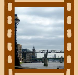 Ortsname: Millenium Bridge «» Region: London, Hauptstadt Englands und des Vereinigten Königreiches Großbritannien und Nordirland «» Staat: England, Großbritannien «» Postleitzahl: 